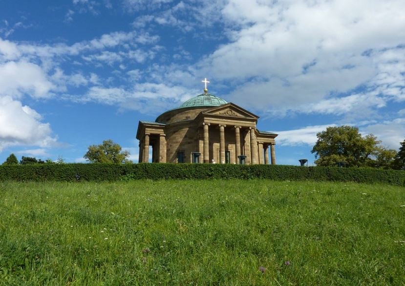The Benefits of Mausoleums  